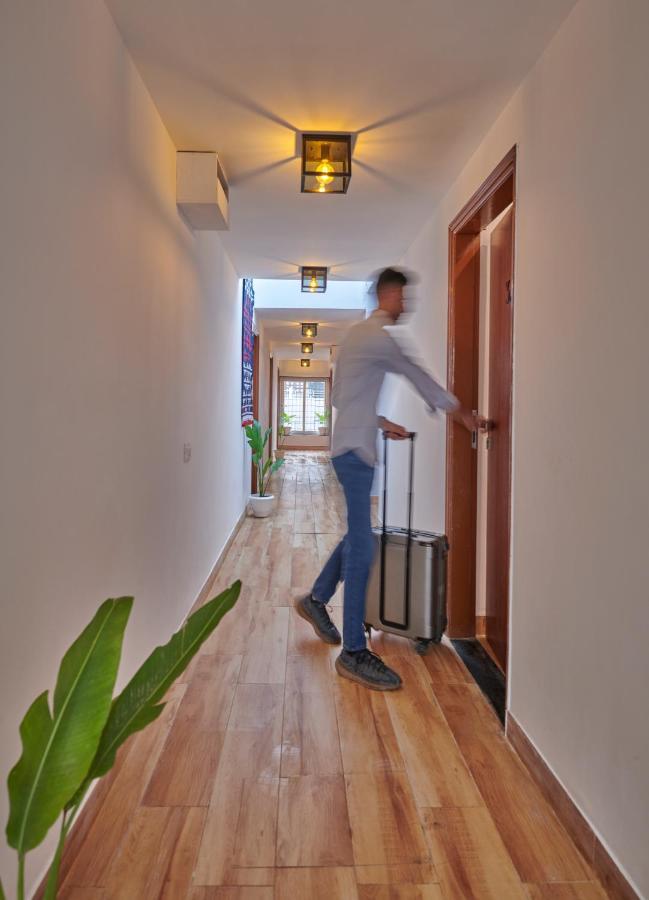 Poshtel Vns Apartment Varanasi Bagian luar foto