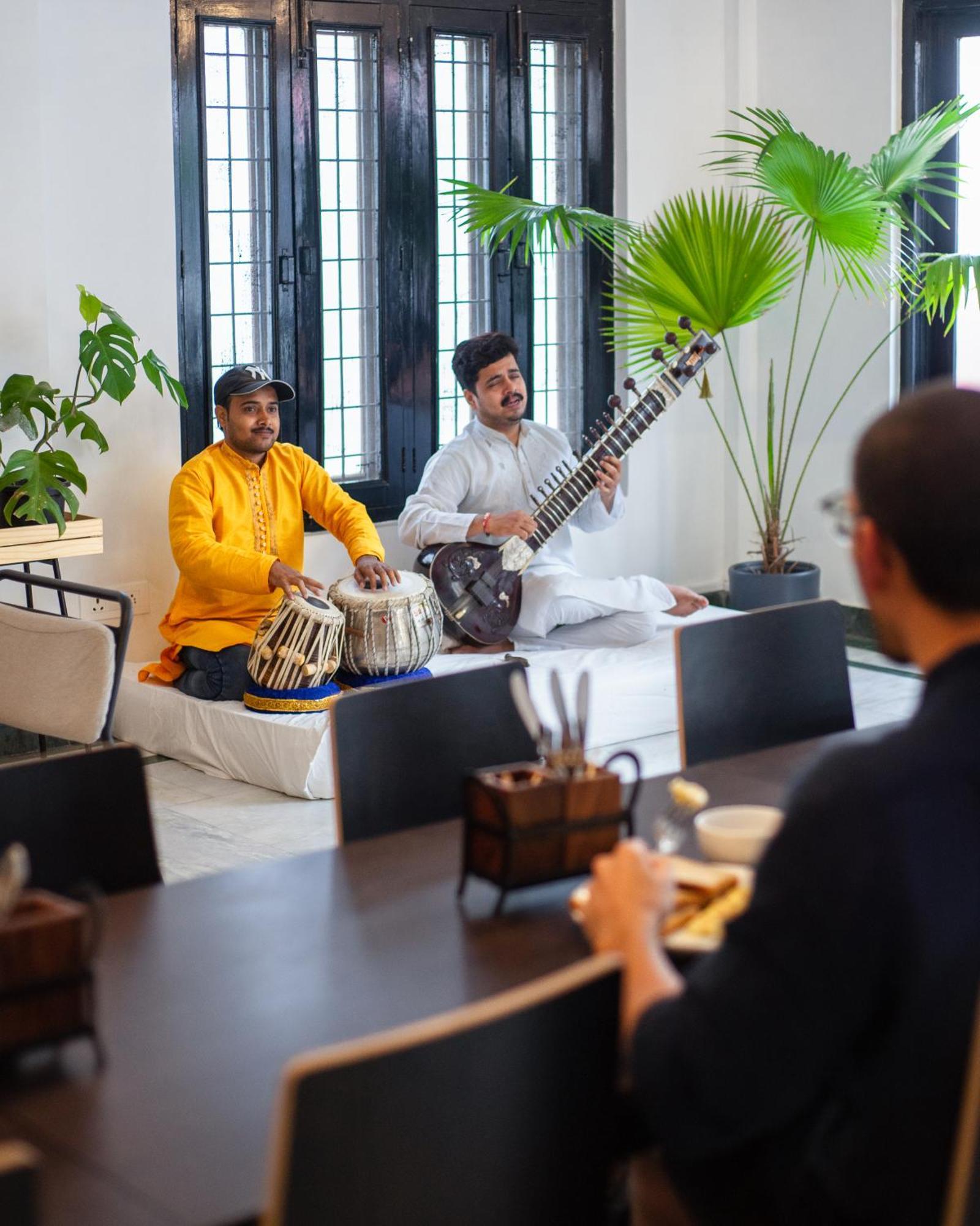 Poshtel Vns Apartment Varanasi Bagian luar foto