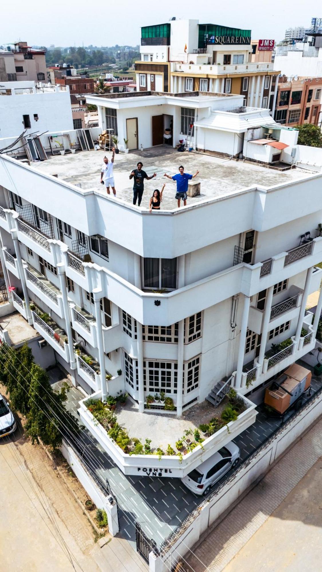 Poshtel Vns Apartment Varanasi Bagian luar foto