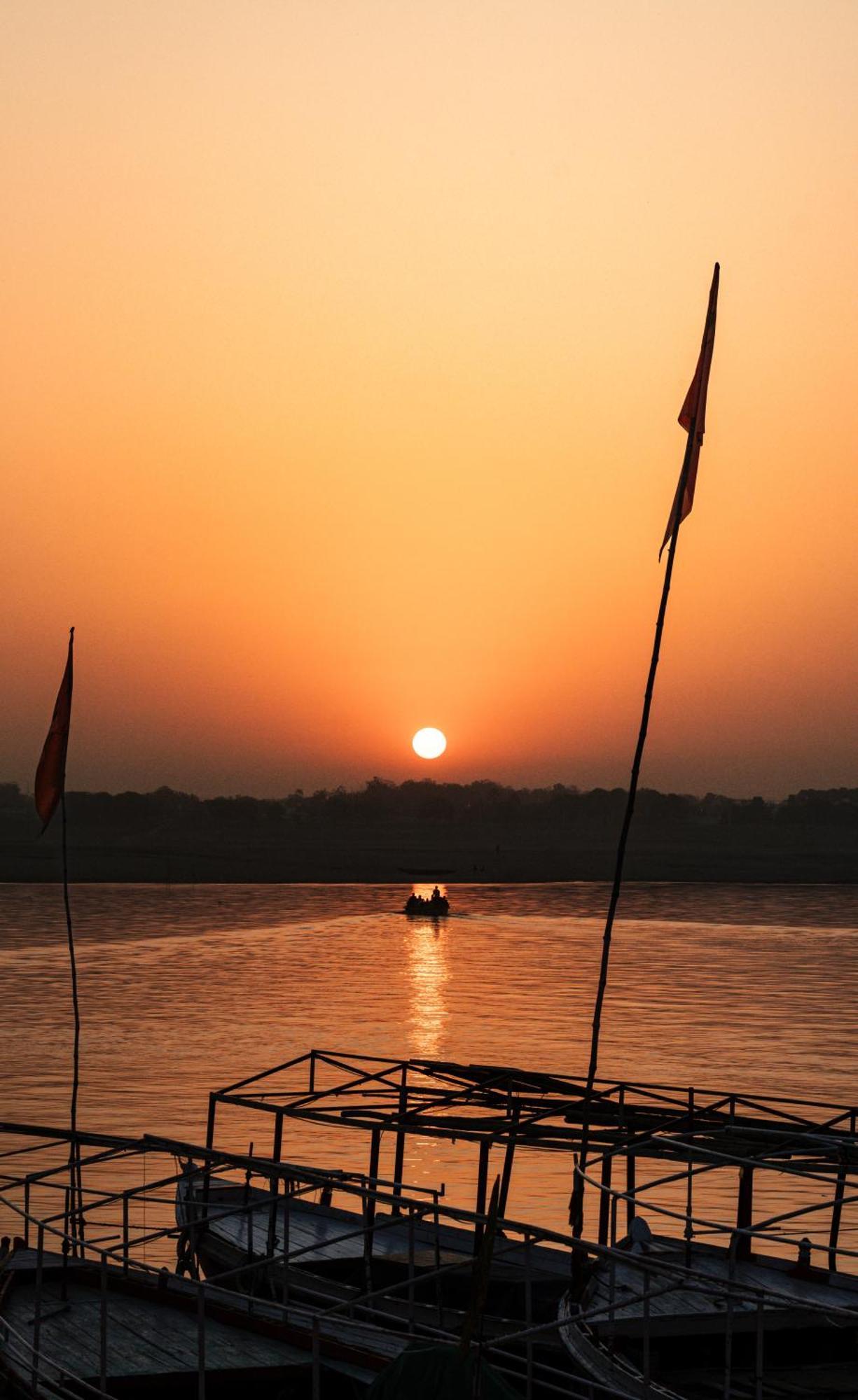 Poshtel Vns Apartment Varanasi Bagian luar foto